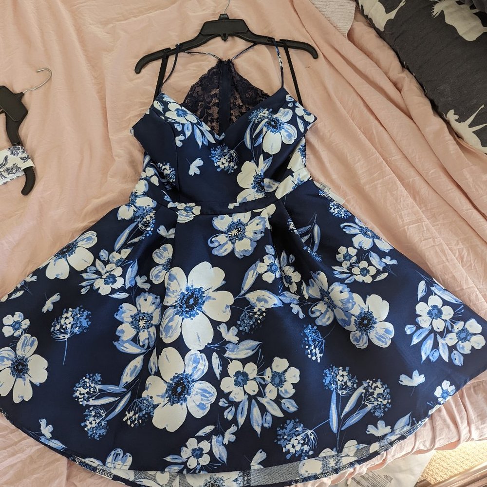 Beautiful floral dress, perfect for spring